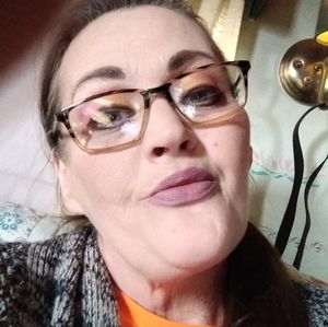 Meet your Posher, Leona